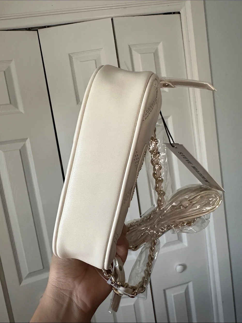 Steve Madden Ivory Quilted Crossbody with Gold Chain - Picture 11 of 12
